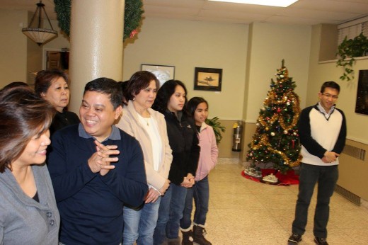 Father Alex celebrates Christmas with Filipino Communities_20