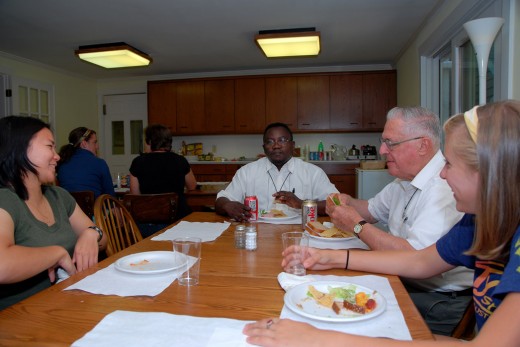 2010 AMA Volunteers - Emmanuel House_8