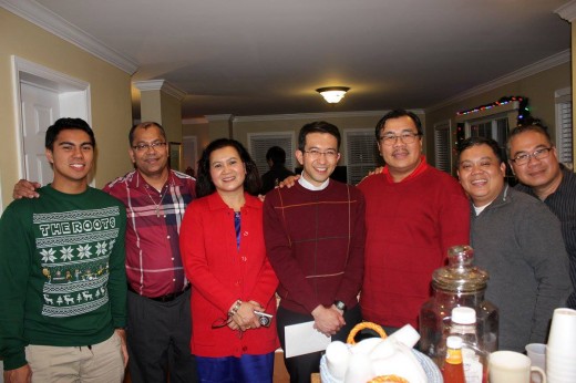 Father Alex celebrates Christmas with Filipino Communities_3