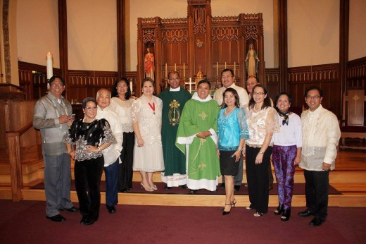 Father Alex celebrates Christmas with Filipino Communities_5